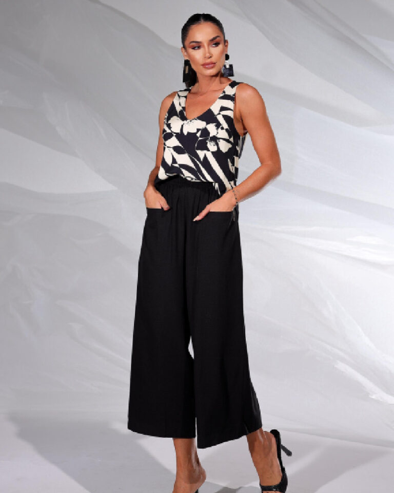 Calça Pantacourt com elástico e bolso frontal